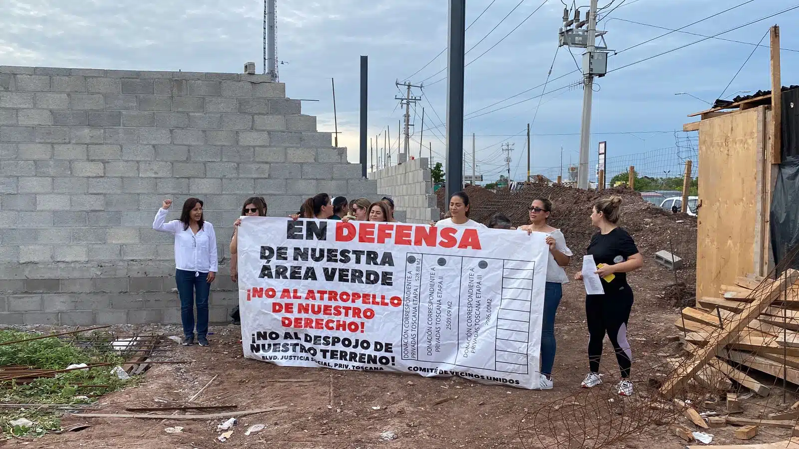 Manifestación de vecinos de privada Toscana