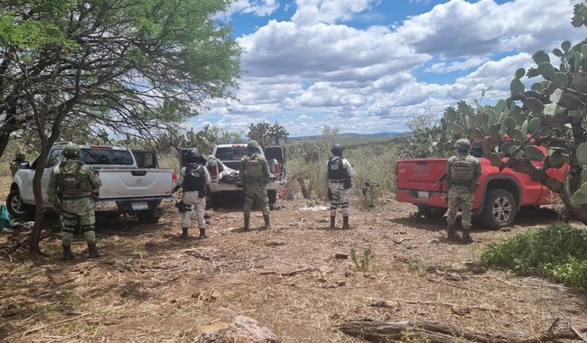 Militares y GUARDIAS NACIONALES EN CAMPAMENTO CLANDESTINO