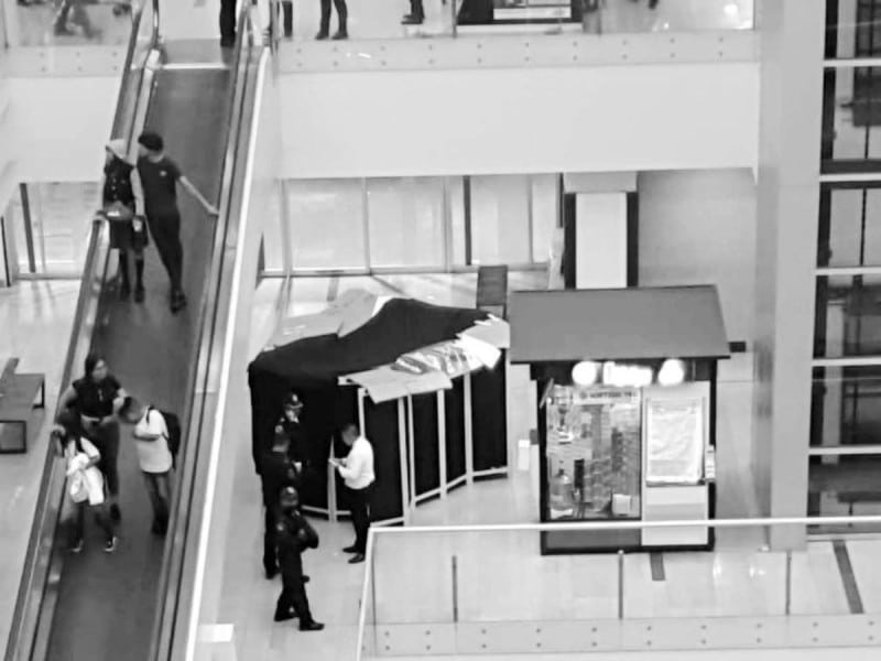 Fallece hombre tras caer de varios pisos en la Plaza Town Center en Azcapotzalco
