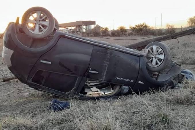 Niña robó auto de su papá para llevar a sus hermanitos a pasear; fallece en accidente