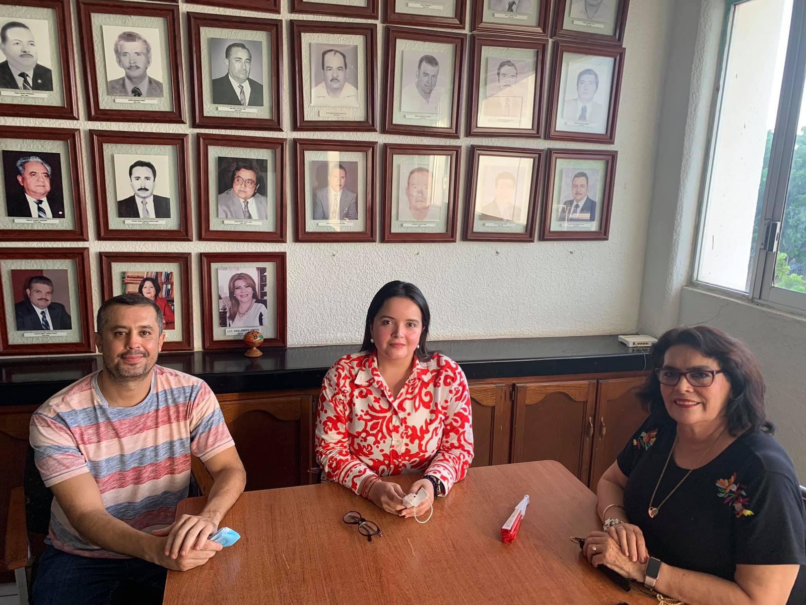 Pedro Flores y Águeda Valenzuela presentaron su renuncia a la presidencia y secretaría del PRI en Guasave.