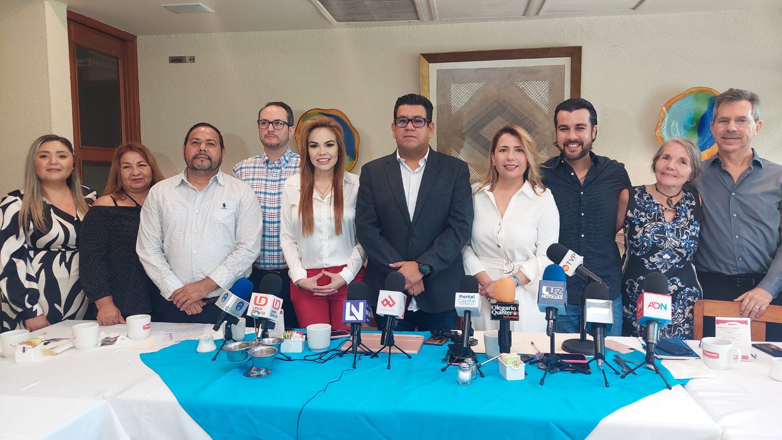 integrantes de Frente Amplio por México