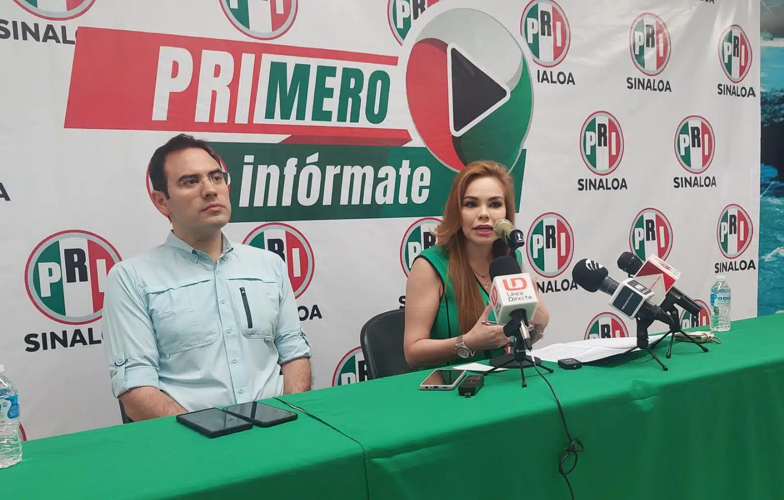Paola Gárate en rueda de prensa