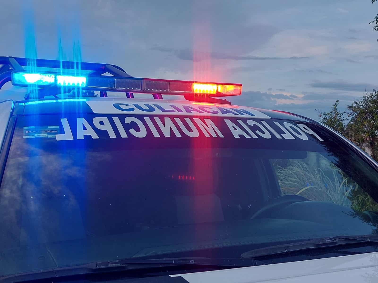 Las torretas de una patrulla prendidas