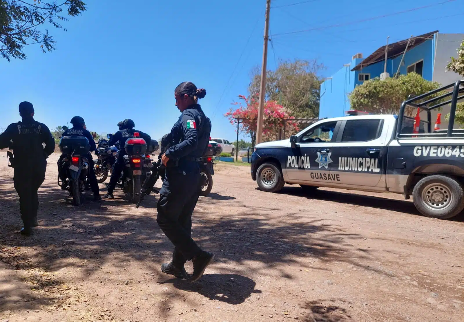 Agentes de la Policía Municipal de Guasave en operativo