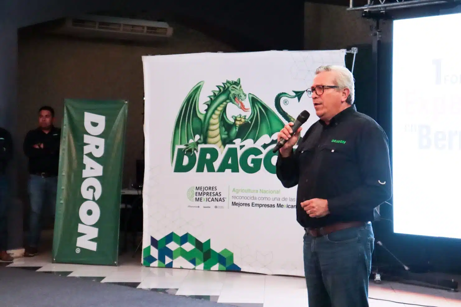 Presentan Dragón en Los Mochis