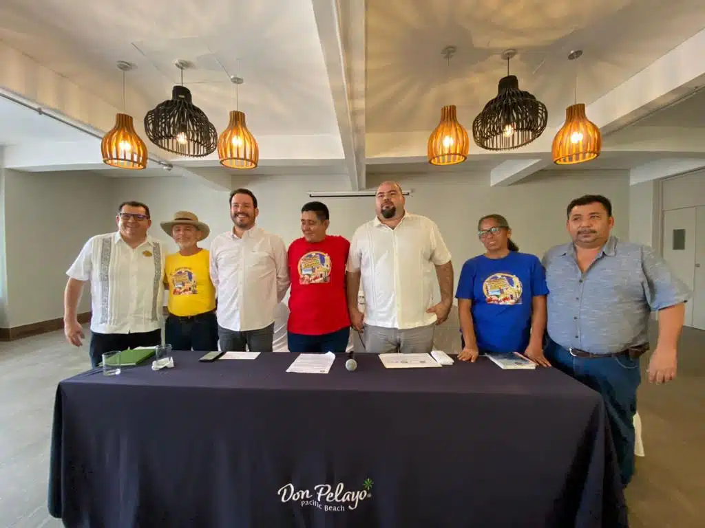 Comité ciudadano durante la presentación del Tianguis Gastronómico y Artesanal de La Noria