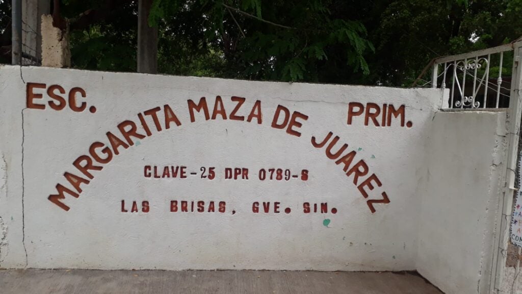 Entrada de una primaria