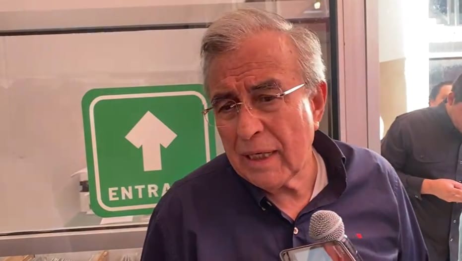Rubén Rocha Moya dijo que el Gobierno del Estado está trabajando en la rehabilitación de las escuelas.