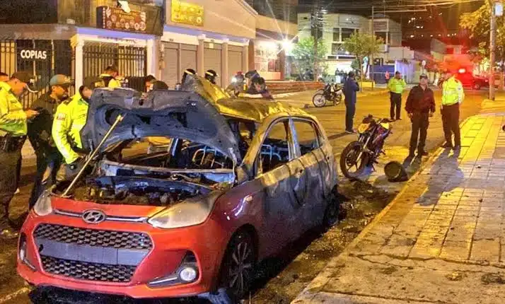 Reportan explosión de coche bomba en Ecuador; hay seis detenidos