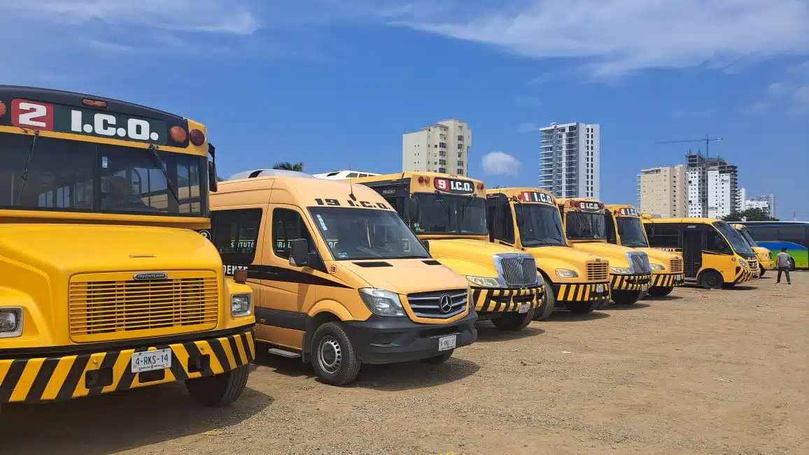 Unidades de transporte escolar en Mazatlán