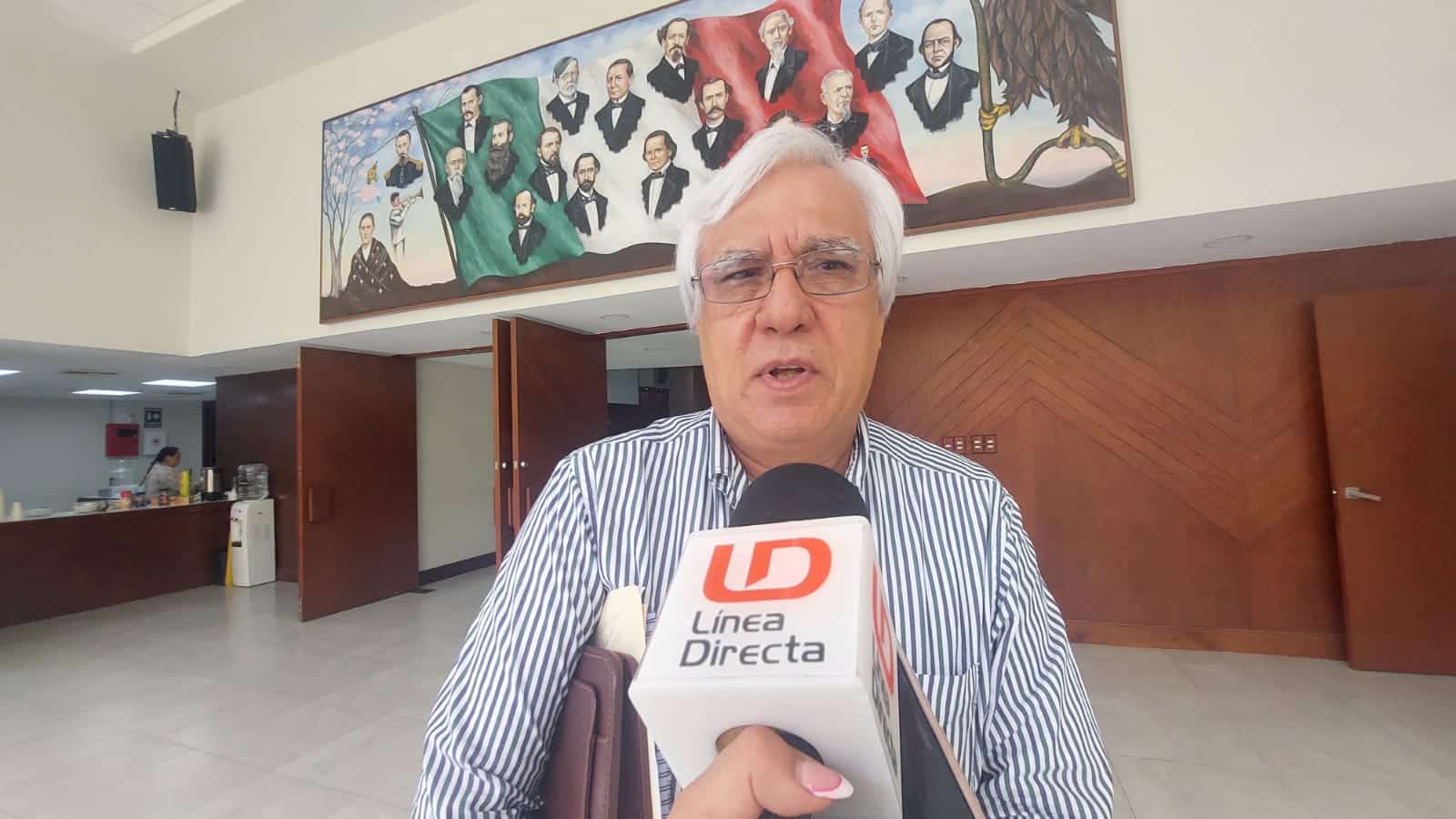 secretario general del Congreso del Estado, José Antonio Ríos Rojo.