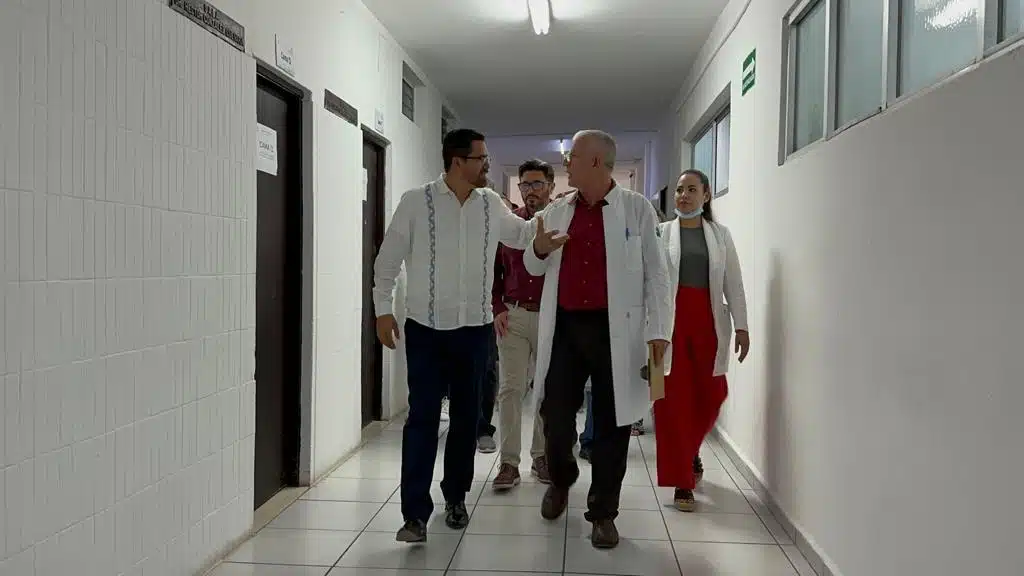 Cuitláhuac González Galindo visitó el hospital municipal 