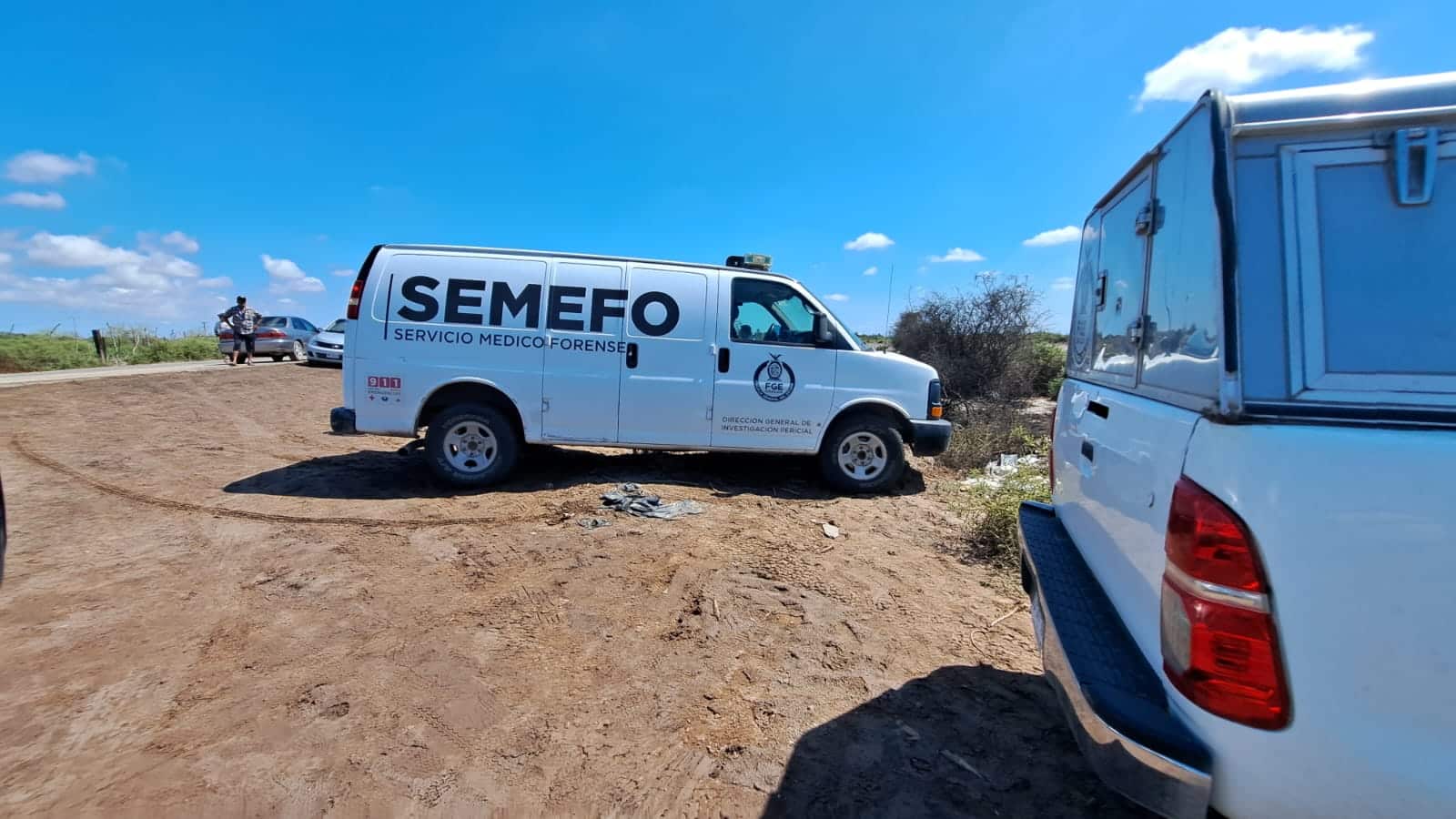 Camioneta de la Semefo
