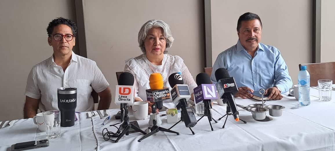 presidenta del PAN en conferencia de prensa