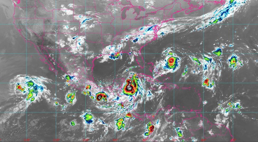 Mapa de la república mexicana y sistemas tropicales en vigilancia
