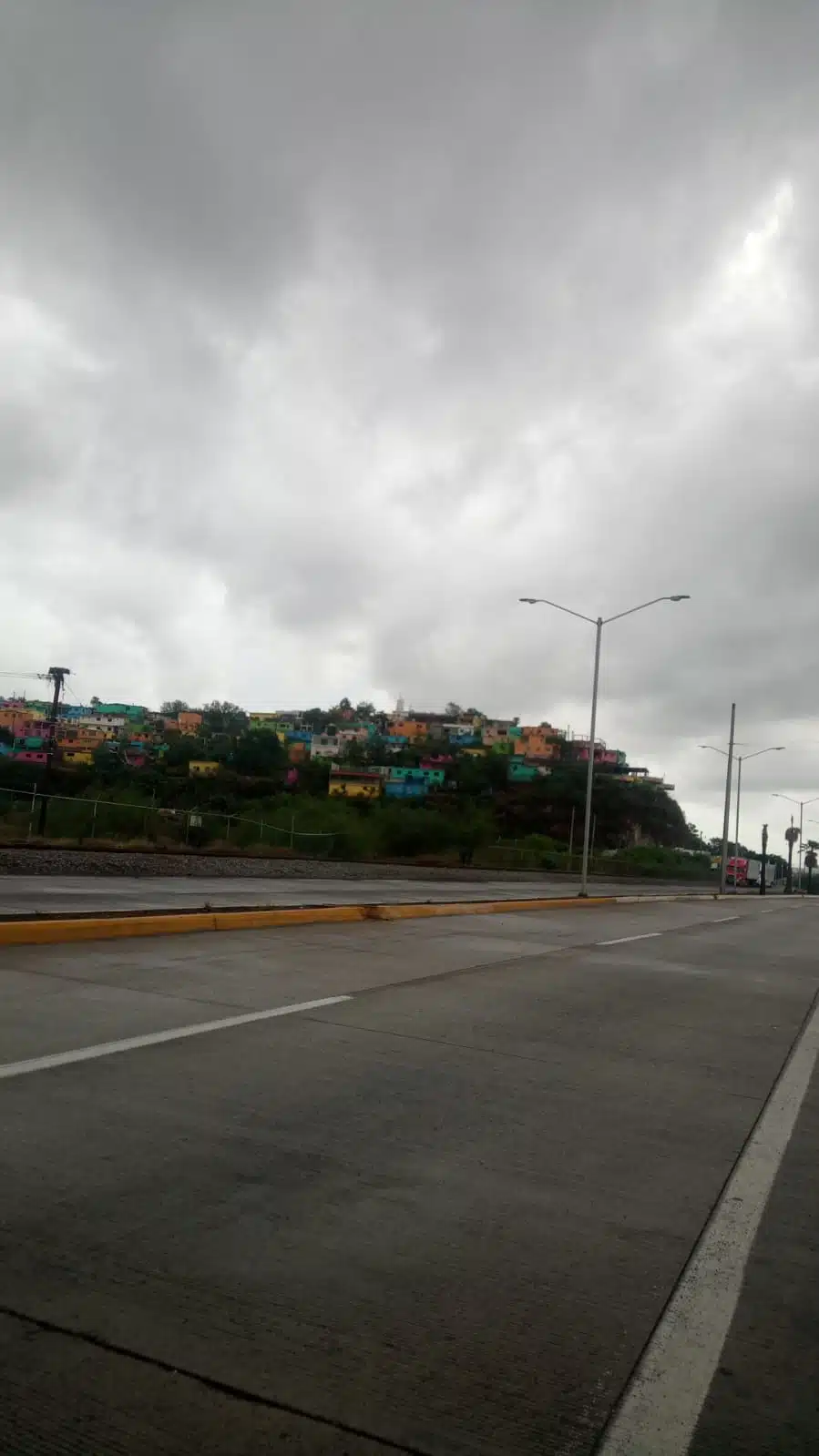 CARRETERA RUMBO A TOPOLOBAMPO.