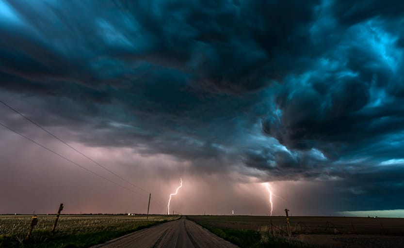 Carretera con Tormenta eléctrica