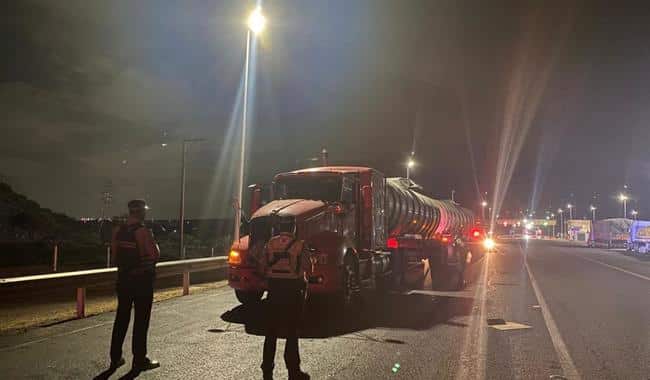 Tractocamión con combustible robado