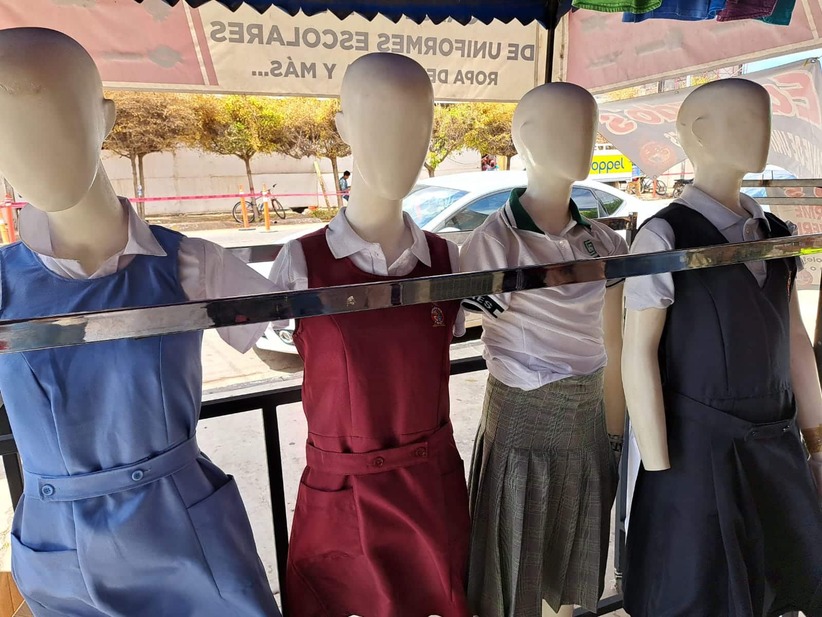 UNIFORMES ESCOLARES