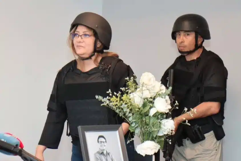 Viuda de Fernando Villavicencio acusa al Estado por asesinato de su esposo