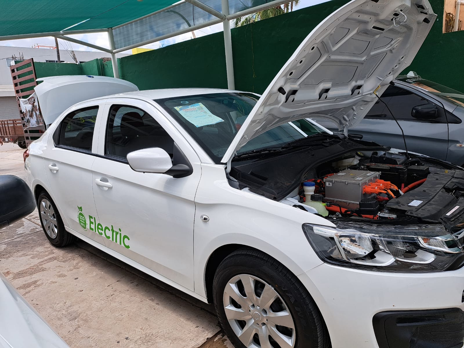 Permisionarios de la Unión del Volante en Los Mochis cambiarán sus taxis por autos eléctricos