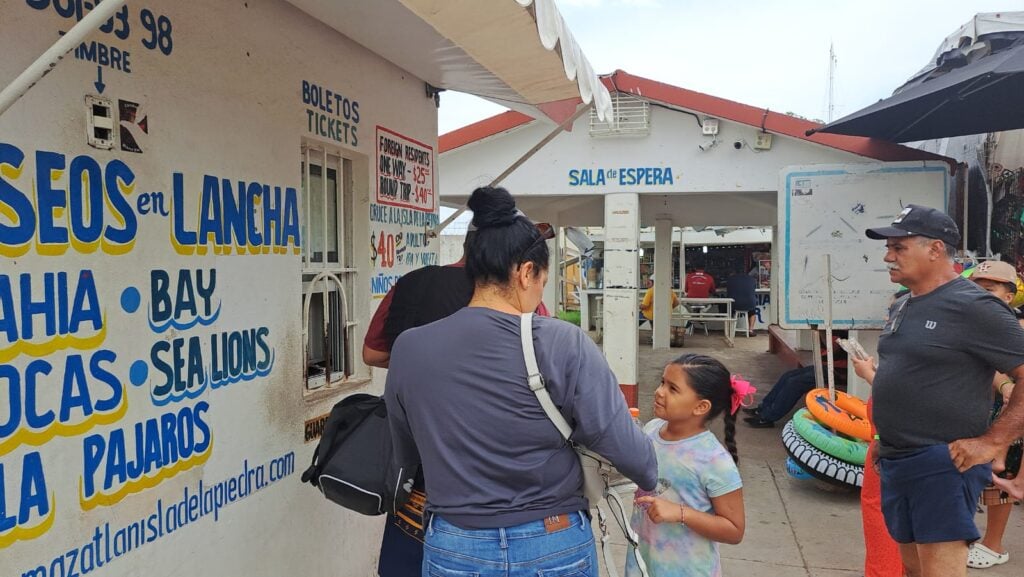 No repunta el pasaje a la Isla de la Piedra, en Mazatlán, lamentan lancheros