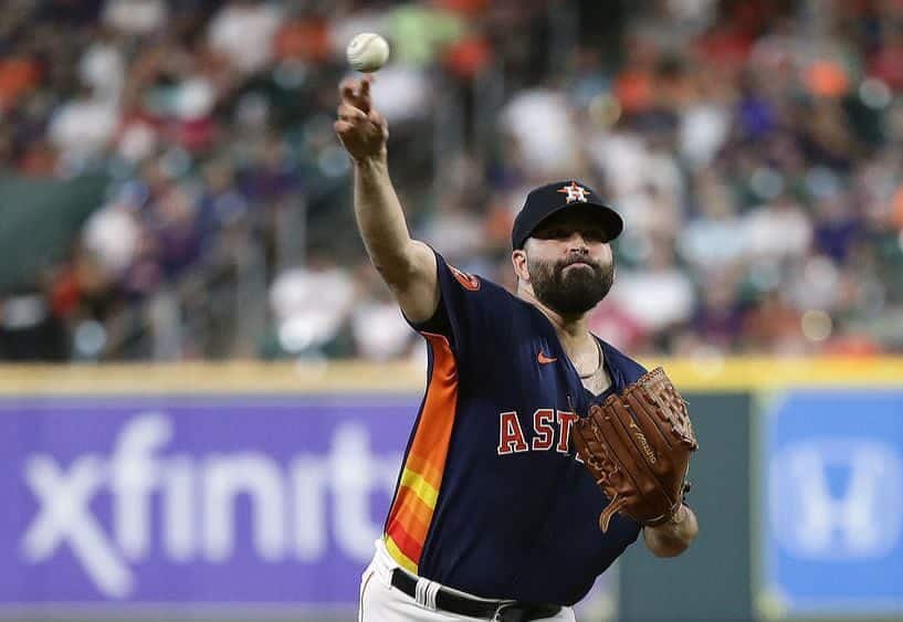 José Urquidy en su apertura de este domingo en Houston