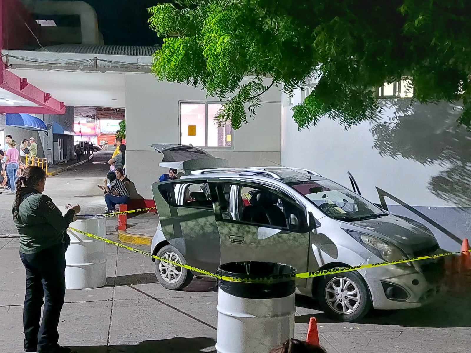 Llegó en un Spark: hombre es atacado a balazos en Los Huizaches y acude a Hospital de Culiacán 