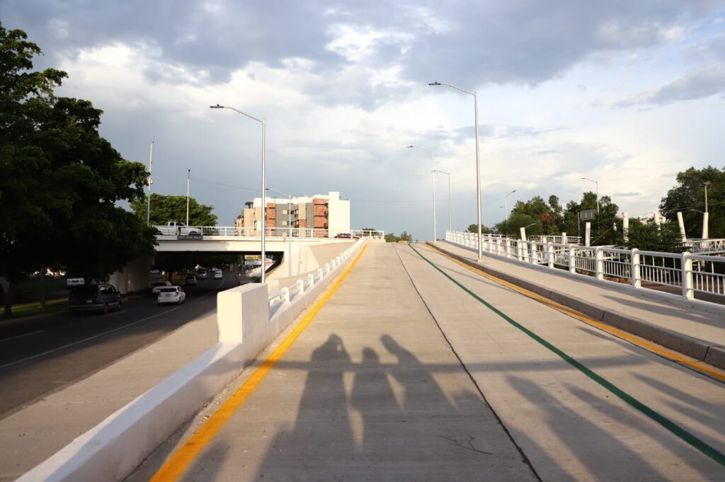 Inaugura gobernador Rocha nuevo acceso a la avenida Obregón, en Culiacán