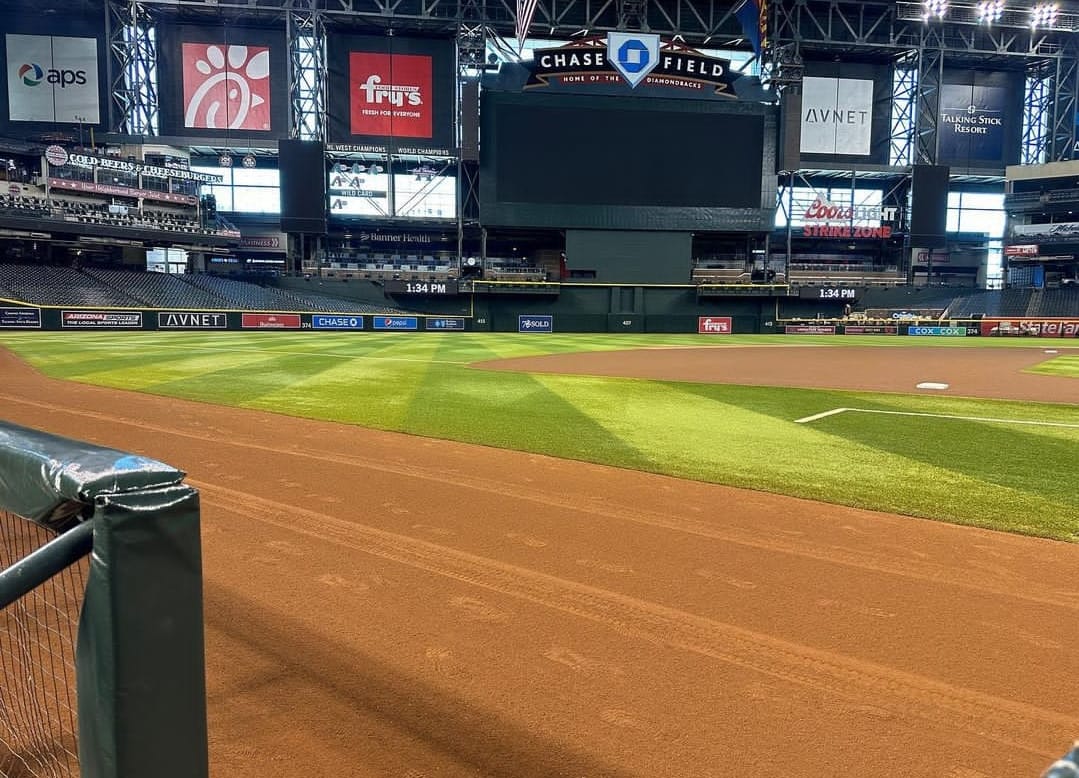 Después del juego entre Dbacks de Arizona y Orioles de Baltimore, la agrupación Contacto Norte pondrá a bailar a los asistentes en el terreno del Chase Field