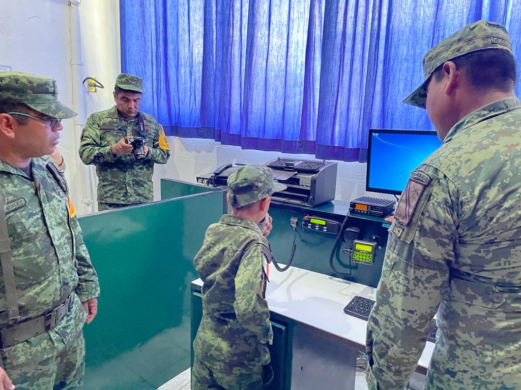 De grande me gustaría ser soldado, es muy bonito: Jonathan, niño enlistado por un día.