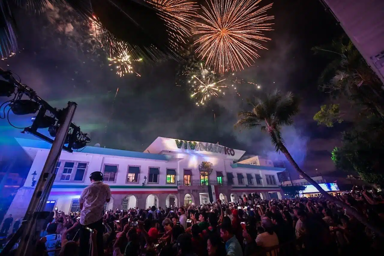 Grito de Independencia en Mazatlán.