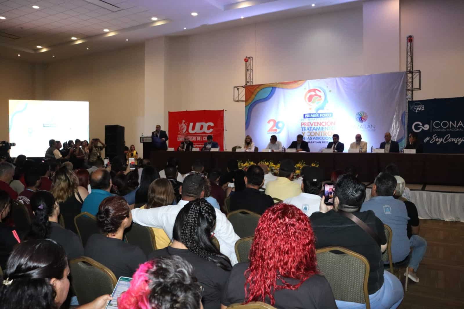 Asisten 300 personas al Primer Foro Internacional contra las Adicciones en Mazatlán