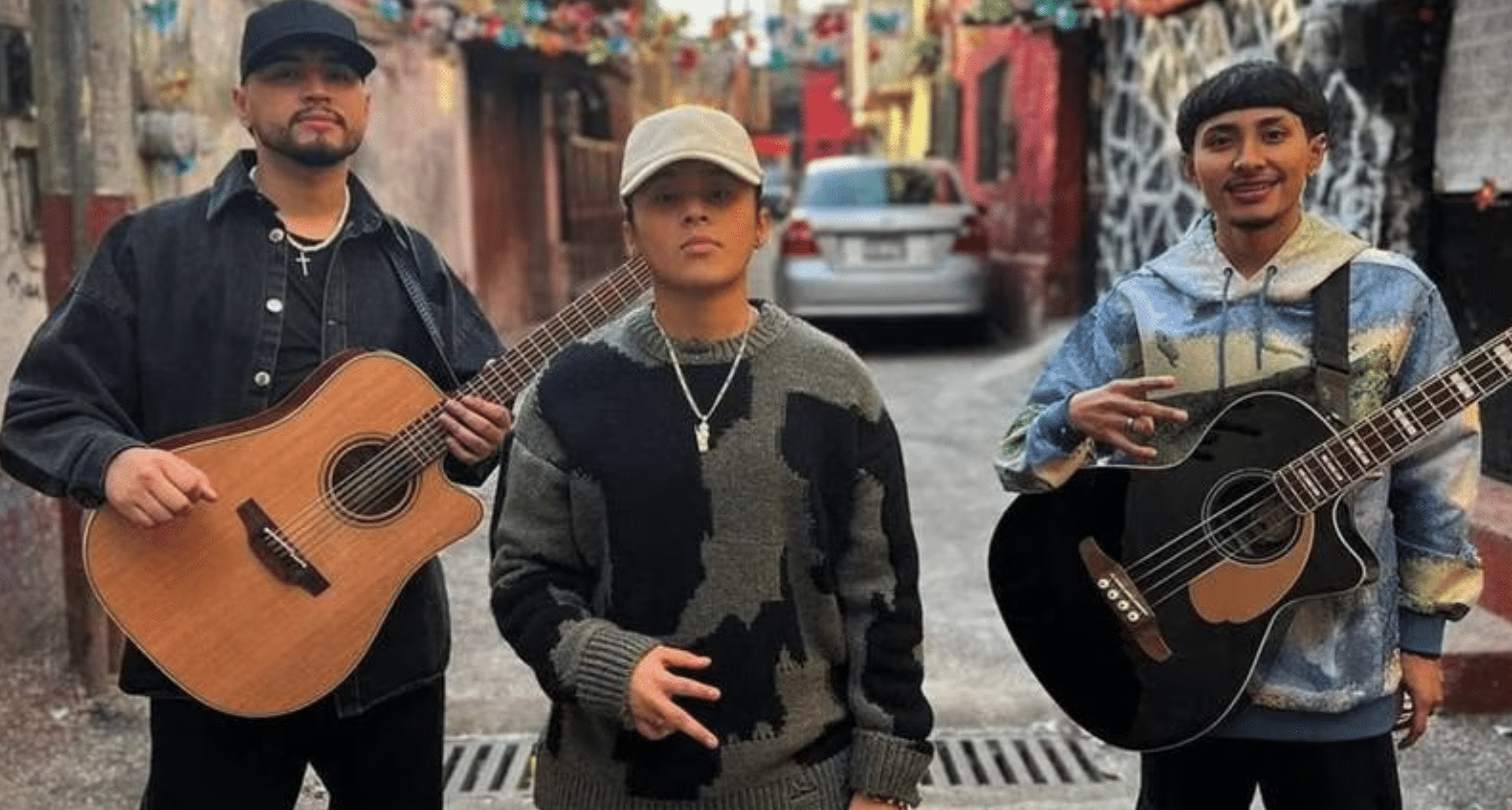 Integrantes de la banda Yahritza y su esencia