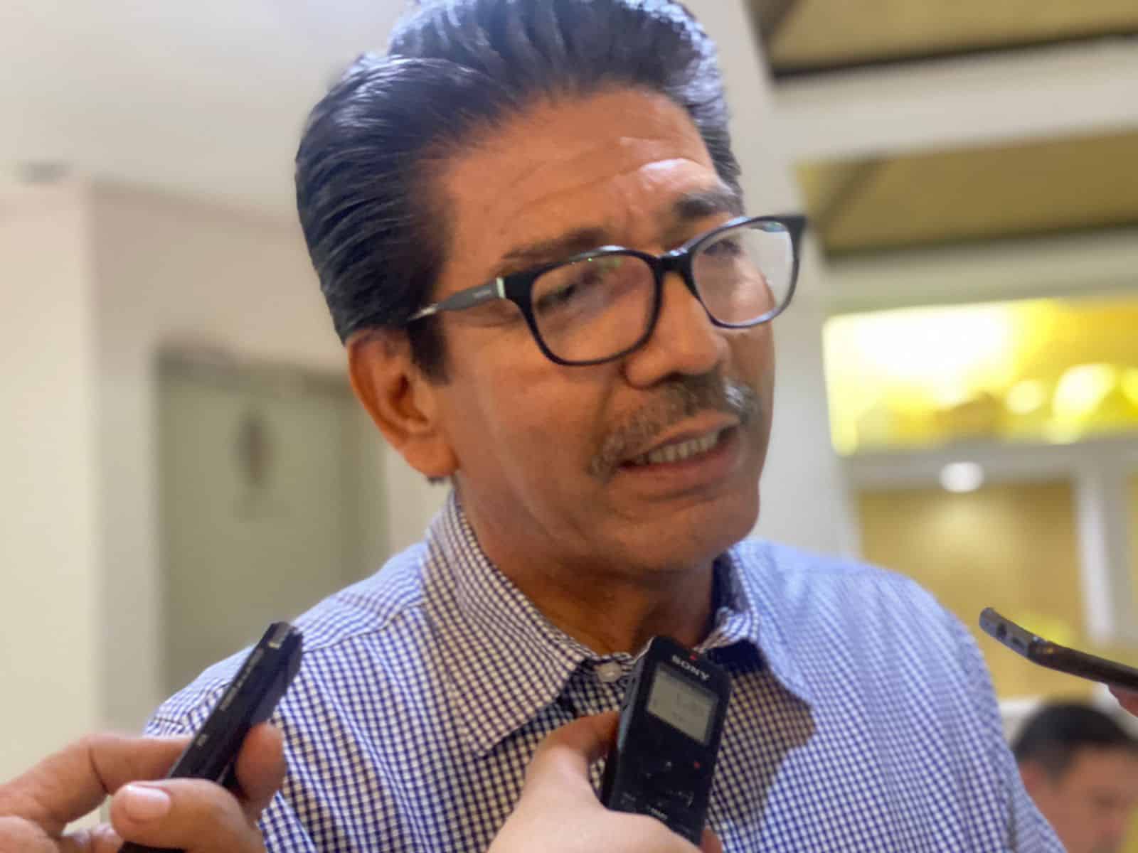 alcalde de Guasave, Martín Ahumada Quintero.