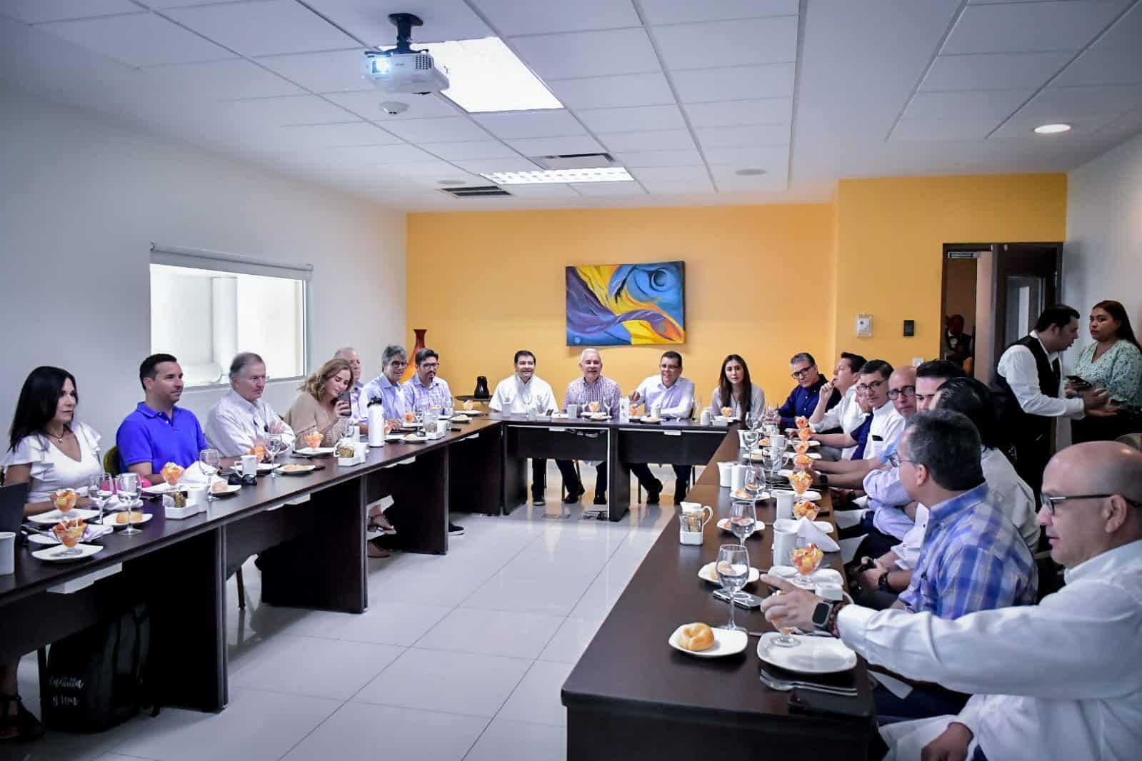 Reunión entre empresarios y autoridades de Mazatlán