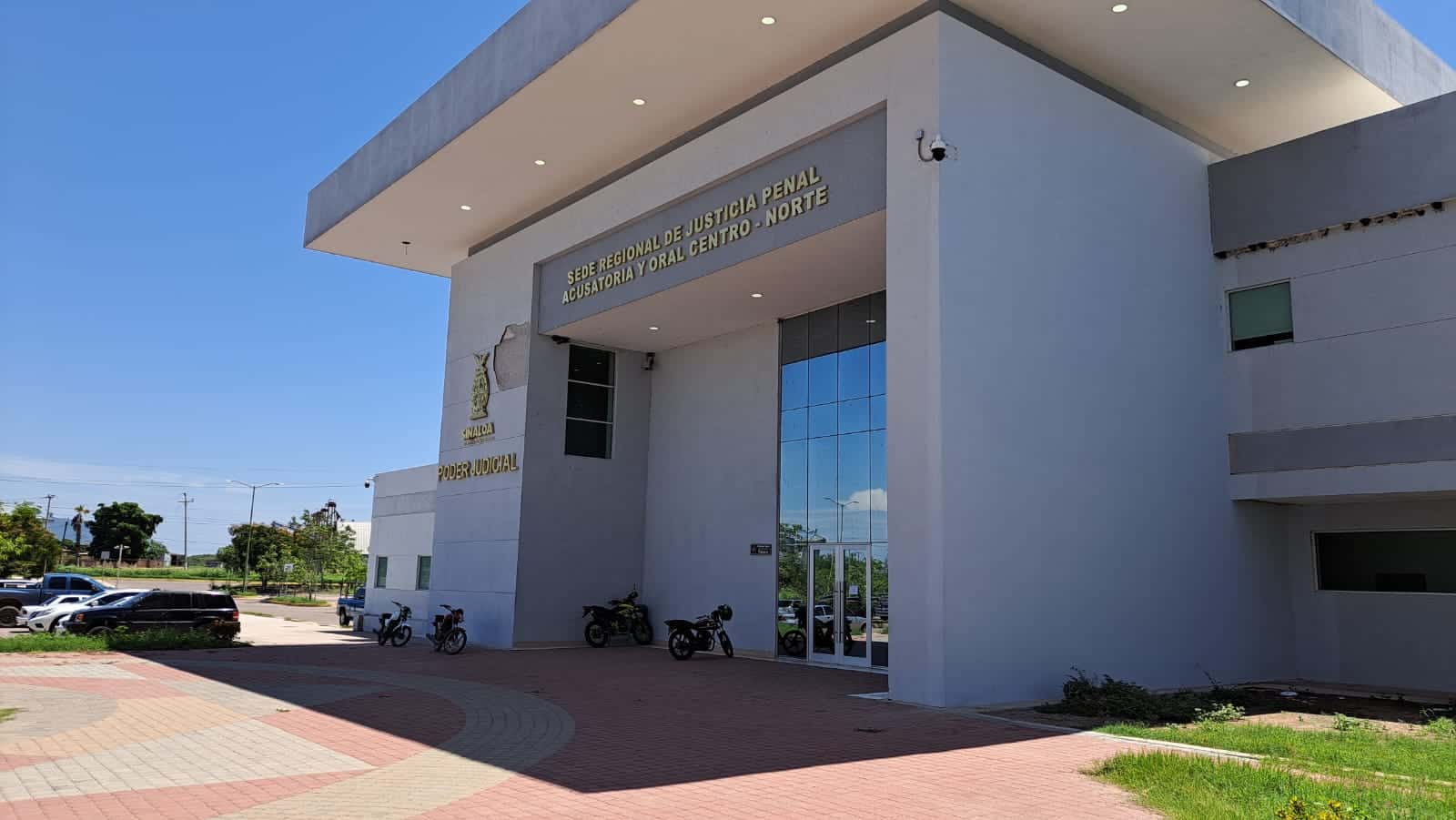 Exterior de la Sede Regional de Justicia Penal Acusatoria y Oral Centro-Norte