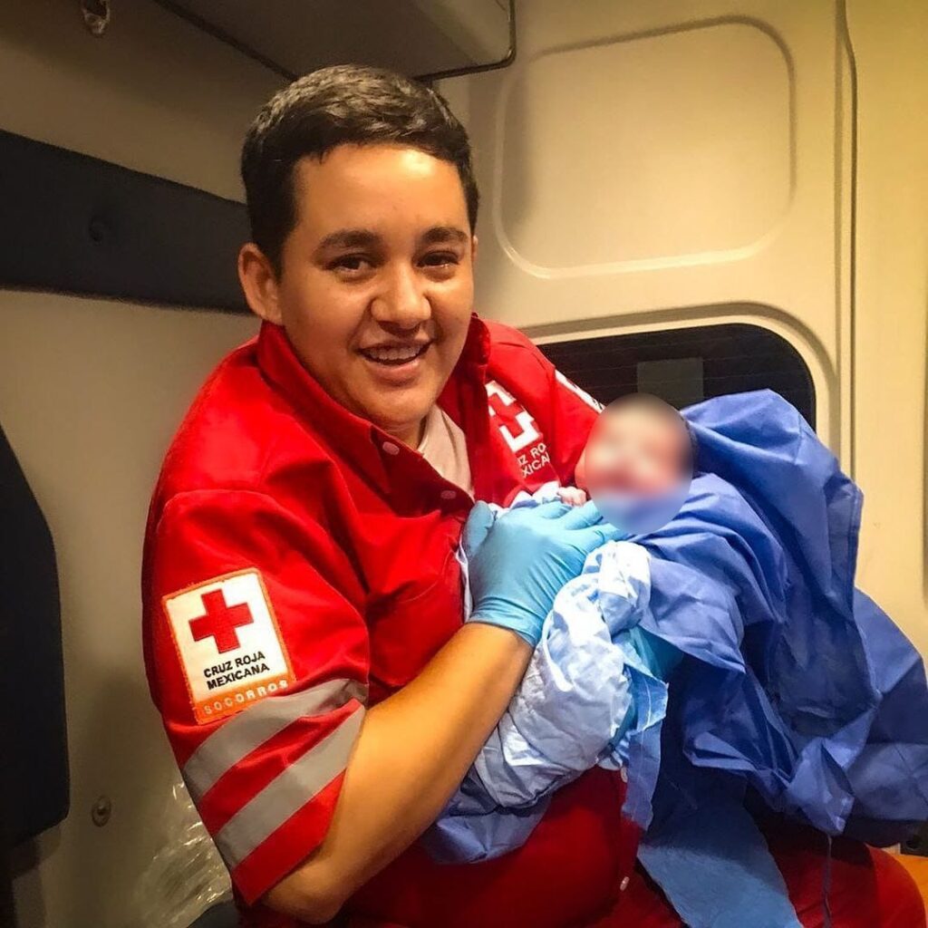 nace bebe en ambulancia