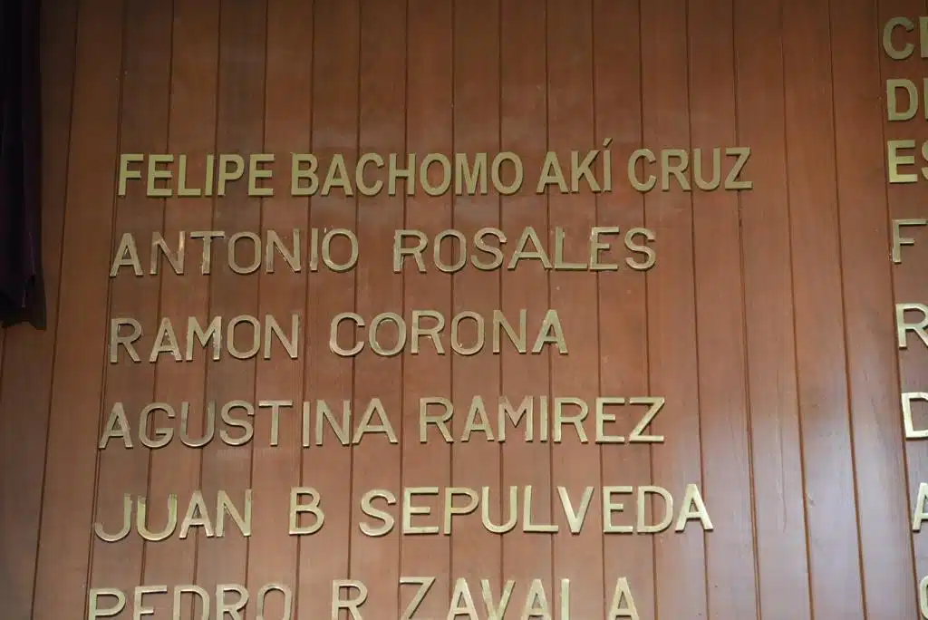 Inscriben con letras doradas el nombre de Felipe Bachomo en muro de honor del Congreso de Sinaloa