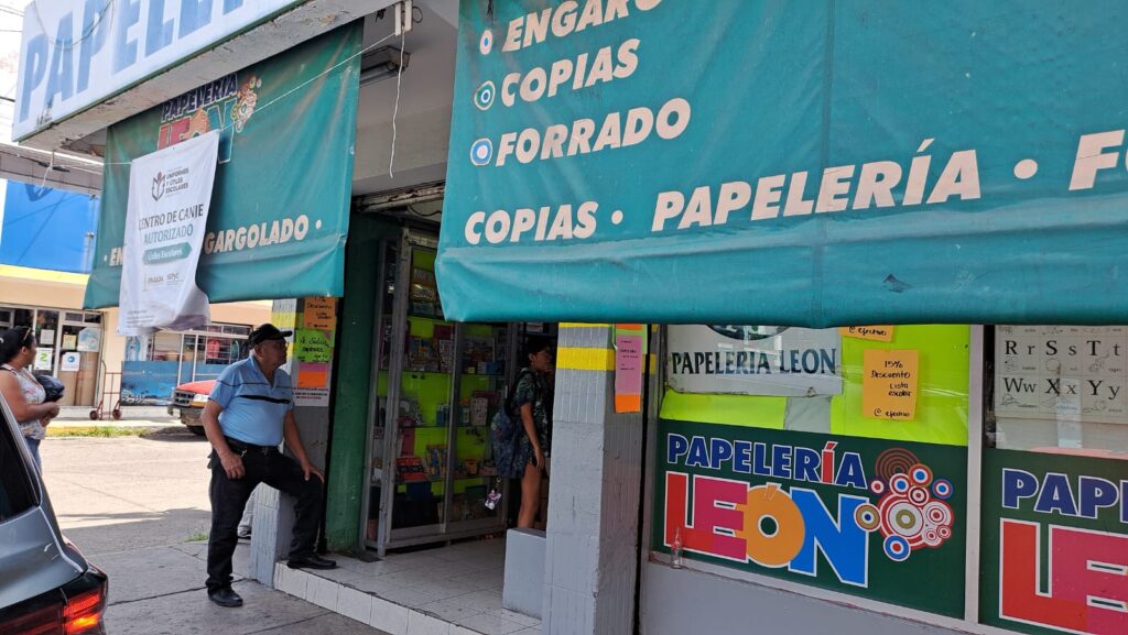 Lugar de canje de programa de Uniformes y Útiles Escolares Gratuitos