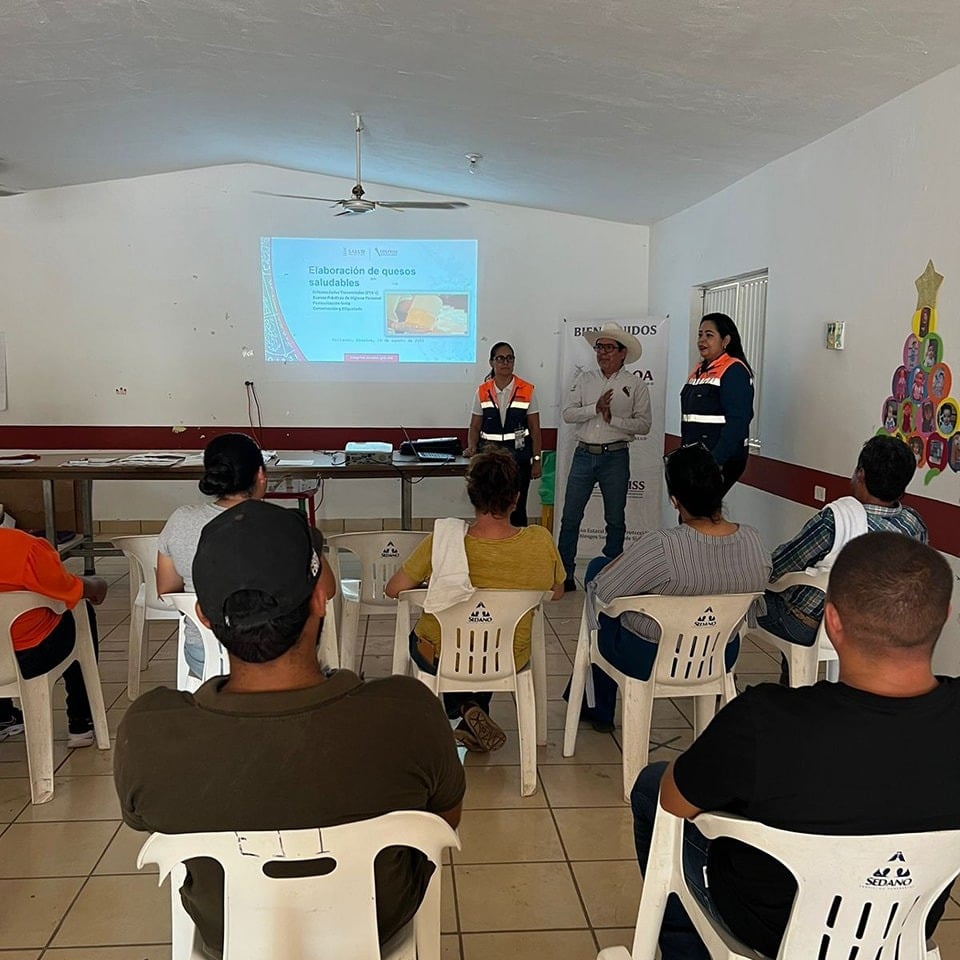 Capacitación por parte de Coepriss a productores de quesos en Guasave