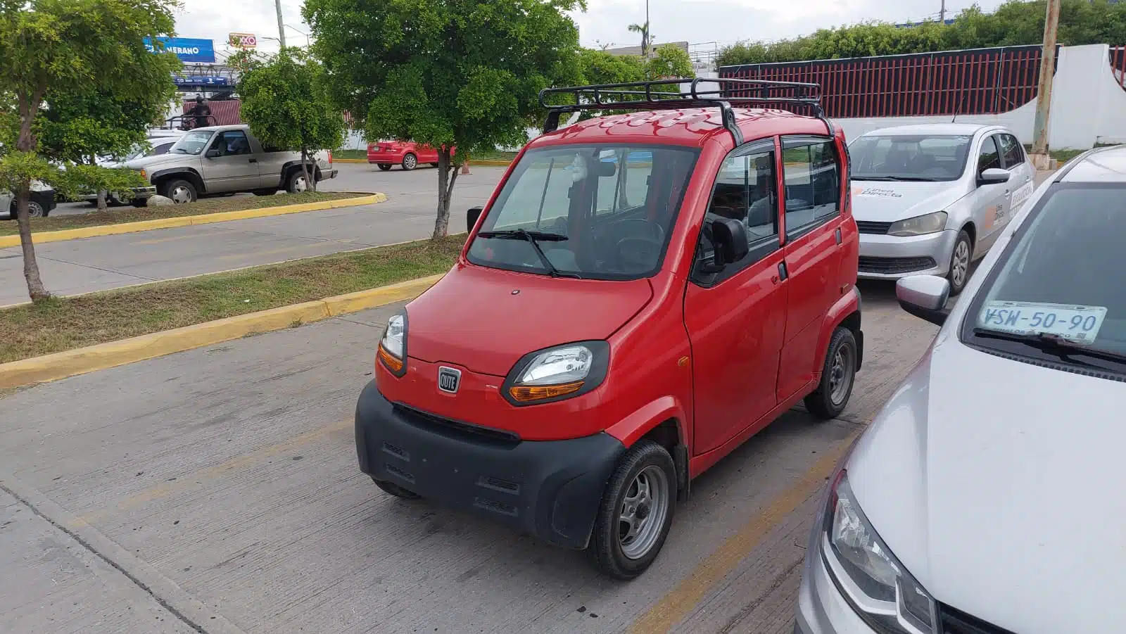 Carrito económico estacionado