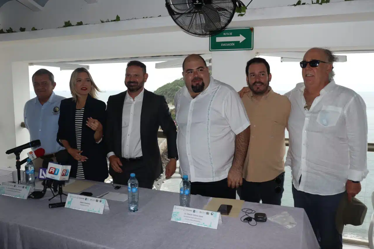 Organizadores de la convención anual de la FCCA en Mazatlán.