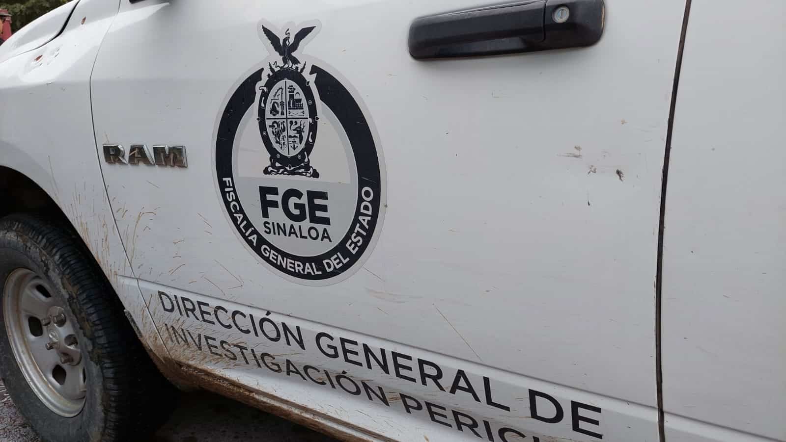Vehículo de la Dirección General de Investigación Pericial perteneciente a la FGE