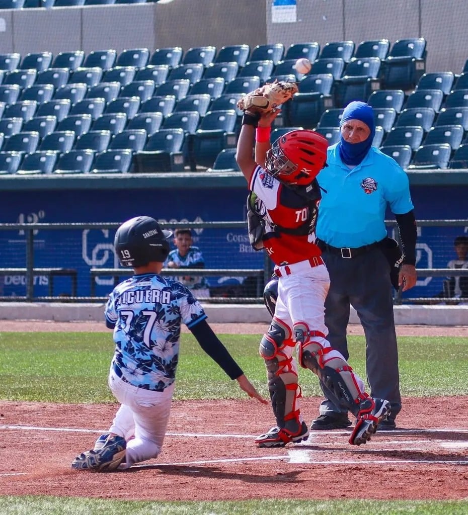 Momento en el partido de Algodoneritos de Guasave vs Águilas de Mexicali