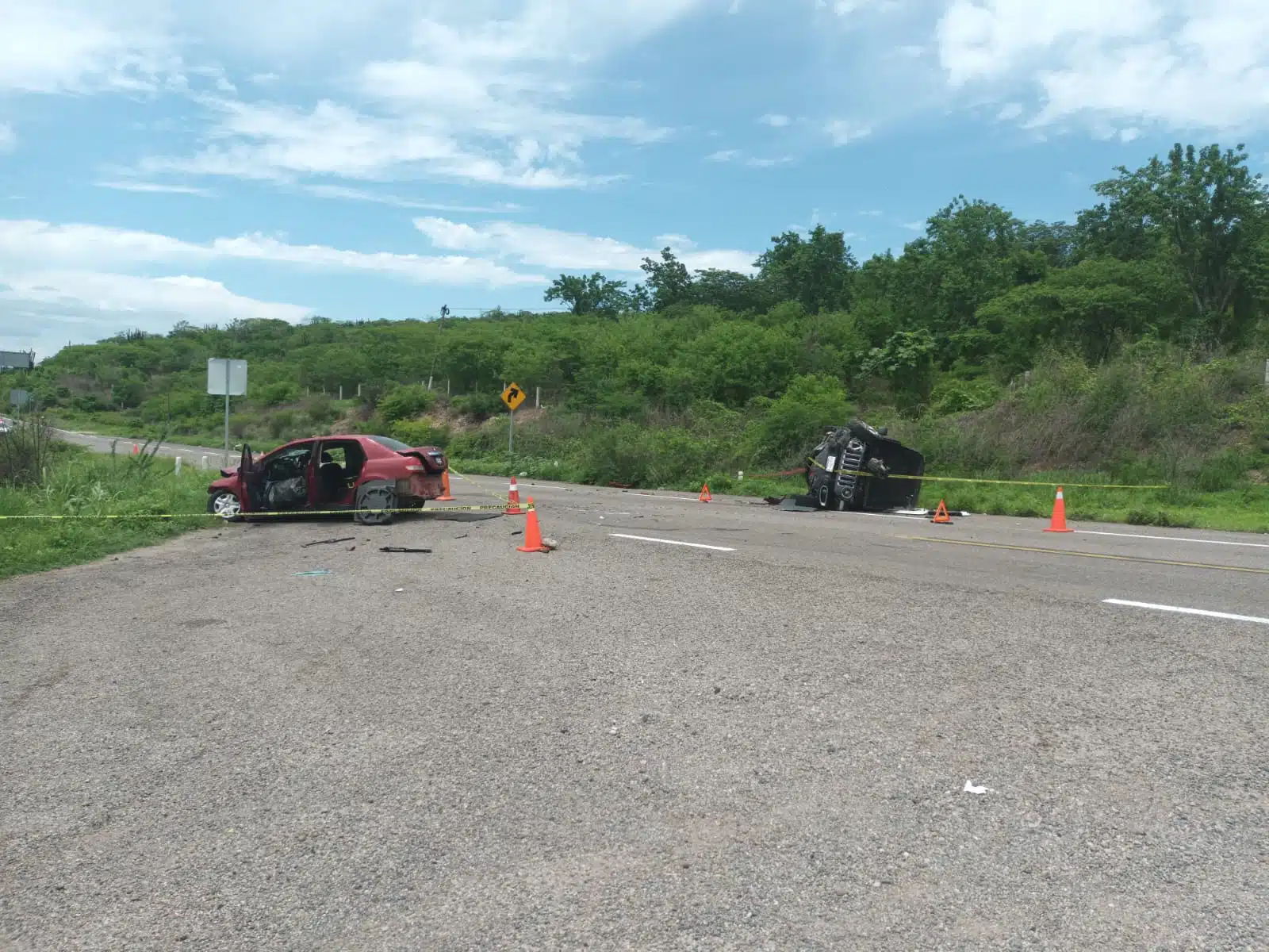 accidente vehicular por la carretera libre México 15 en San Ignacio