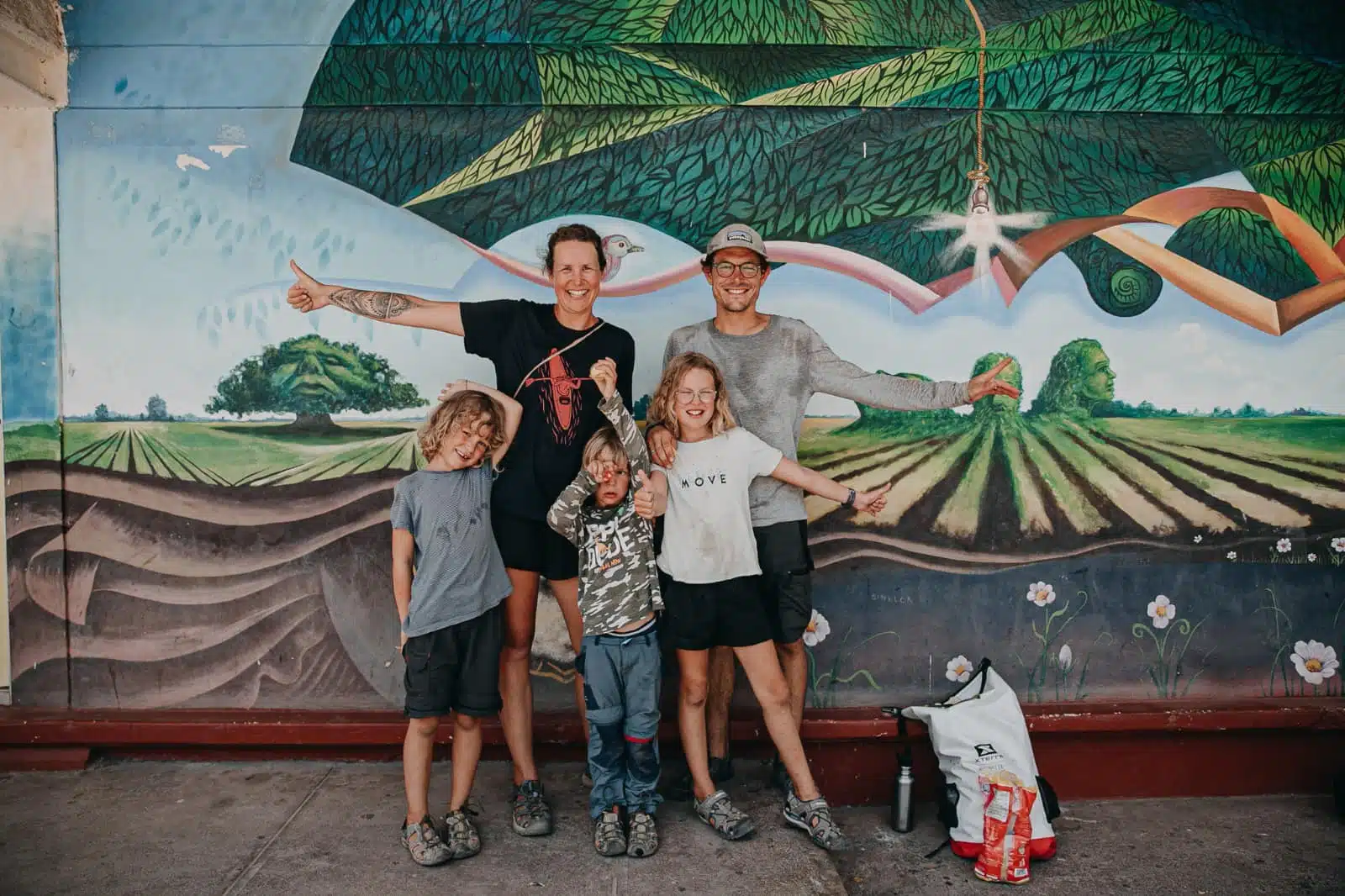 Familia francesa que recorre el territorio mexicano en sus bicicletas