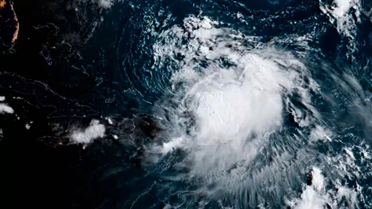 imagen satelital del huracán franklin