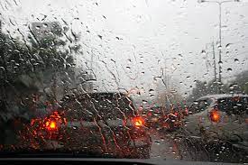 Gotas de lluvia en vidrio